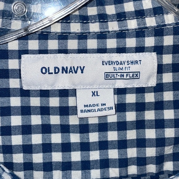 Old Navy Slim fit button down shirt - Picture 3 of 8